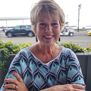 Meet your Posher, Laurie